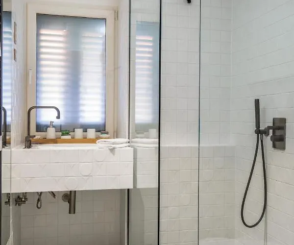 Deluxe Socialist Chic Flavor Dubrovník