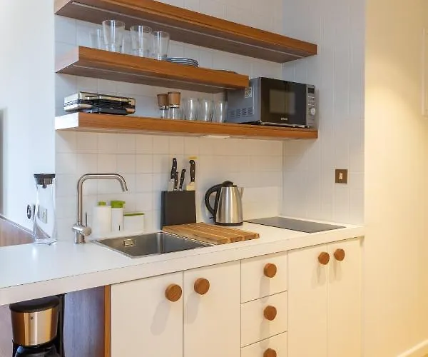 Deluxe Socialist Chic Flavor Dubrovník