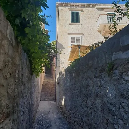 דירה Deluxe Socialist Chic Flavor *