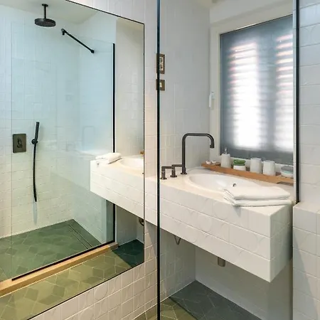 Deluxe Socialist Chic Flavor דירה *