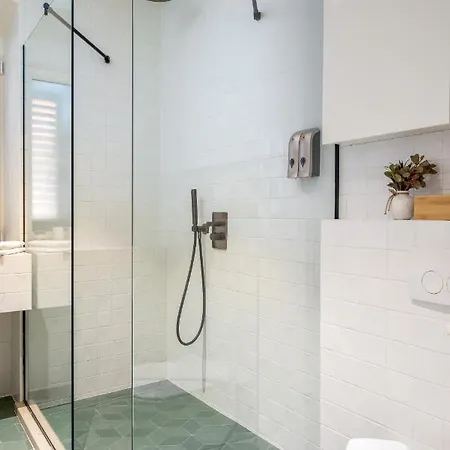 דירה Deluxe Socialist Chic Flavor