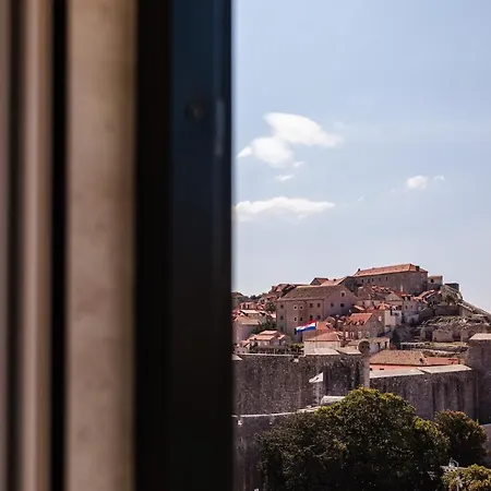 דירה Deluxe Socialist Chic Flavor *