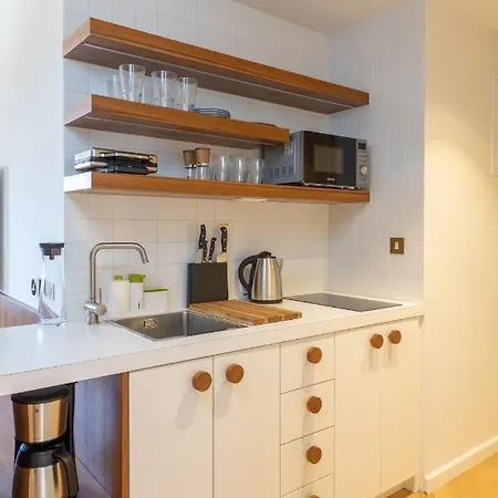 Deluxe Socialist Chic Flavor דוברובניק