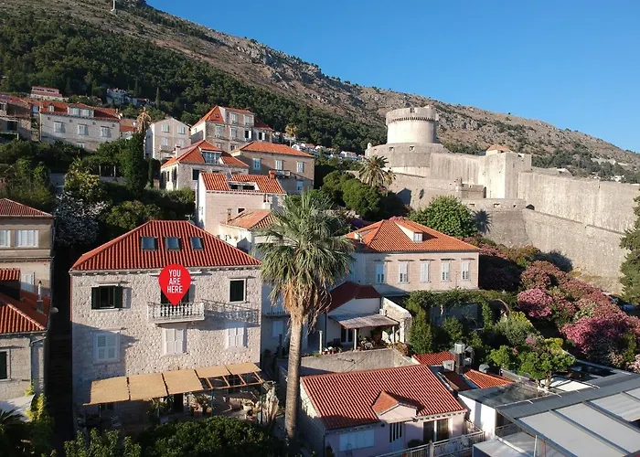 Deluxe Socialist Chic Flavor