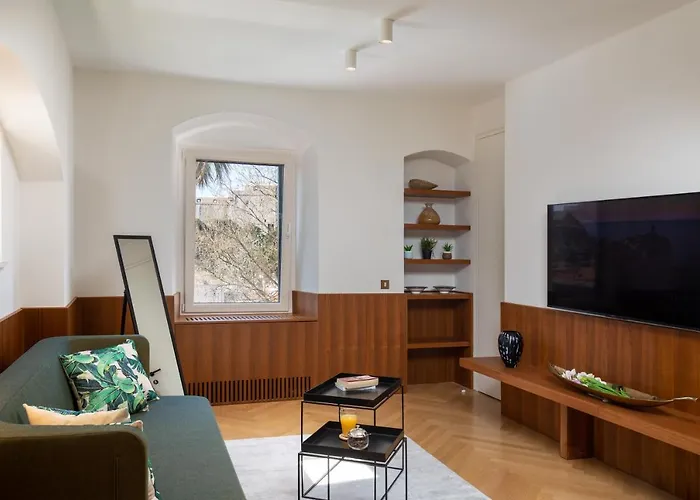 Deluxe Socialist Chic Flavor 杜布罗夫尼克